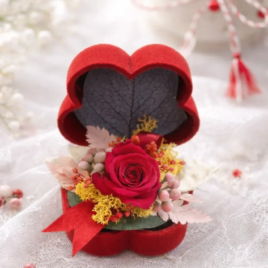 MĂRȚIȘOR ”FOREVER ROSE”